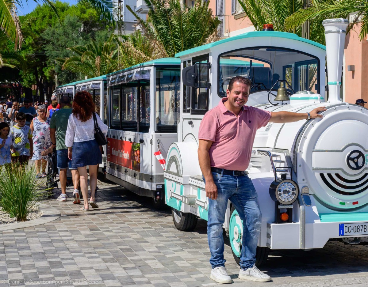 A Riccione il nuovo trenino elettrico: mobilità ecologica per cittadini e turisti -
