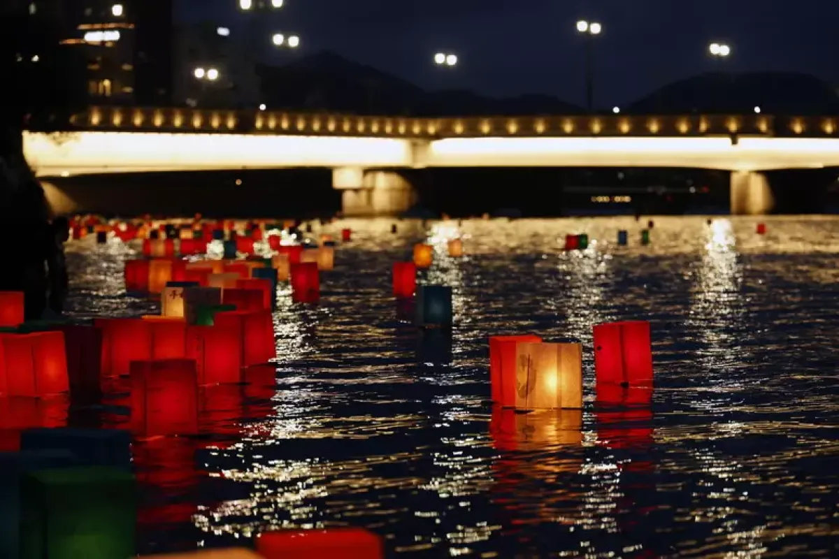 Nagasaki ricorda l’orrore atomico, a tre giorni dalla commemorazione di Hiroshima - Peace Memorial Park in Hiroshima, Japan, 6 agosto 2025 © Ansa/Epa