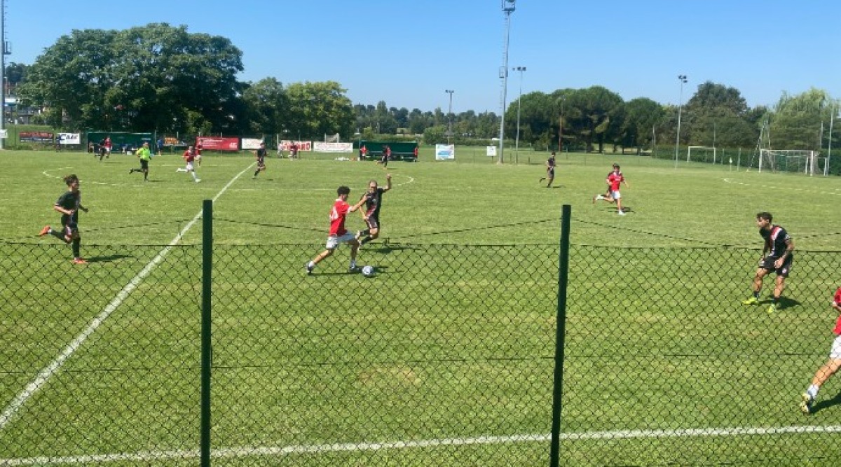 Calcio, il F.Cava Ronco dilaga nella ripresa contro il Diegaro (6-0) - Una fase del match