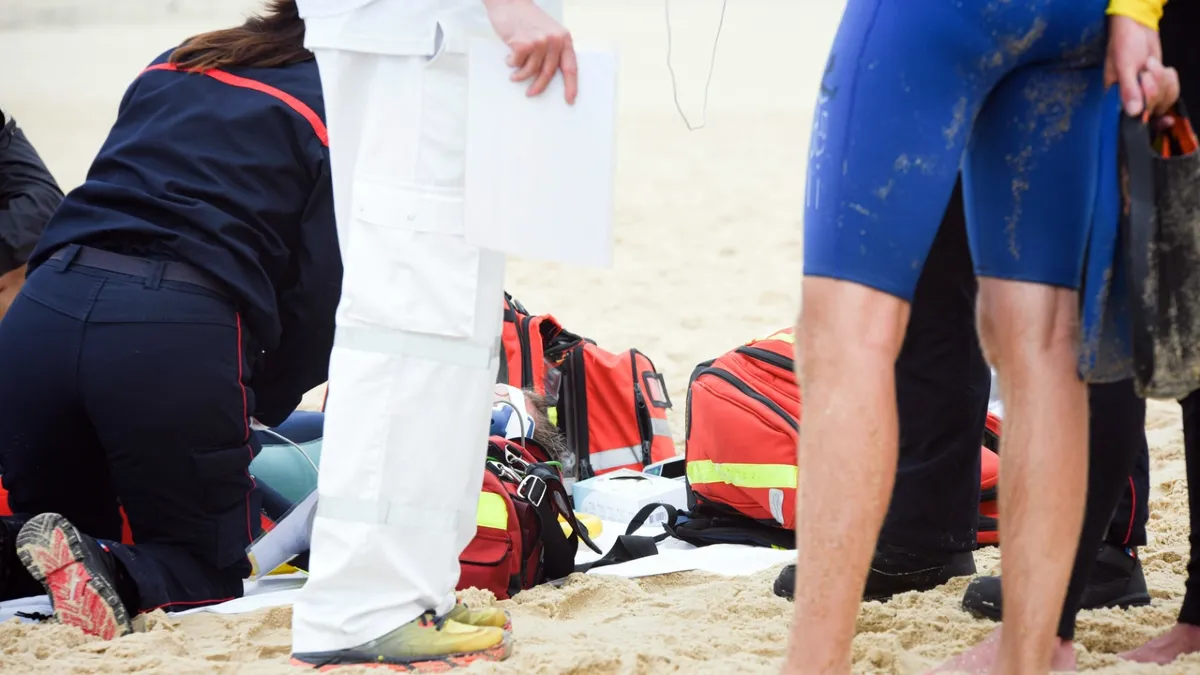 Malore fatale in spiaggia, turista muore a Rimini - Decesso in spiaggia ARCHIVIO