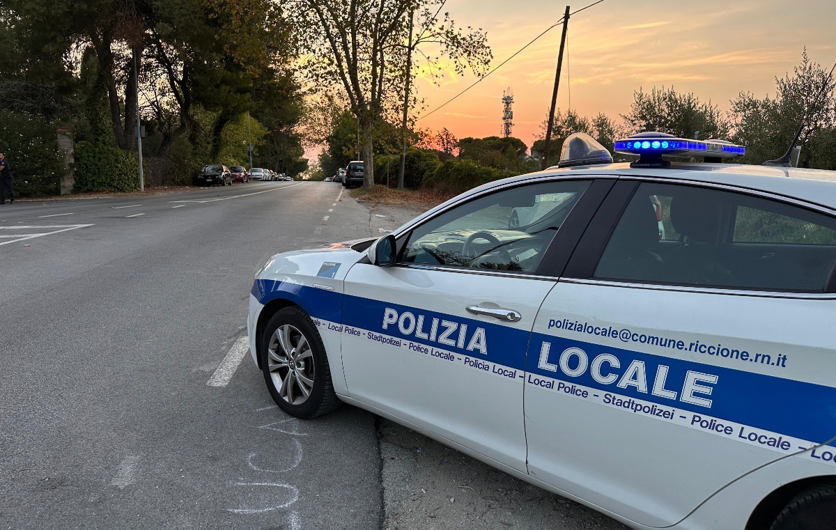 Riccione, affitti brevi nel mirino: maxi multe per tre locatori - Polizia Locale di Riccione