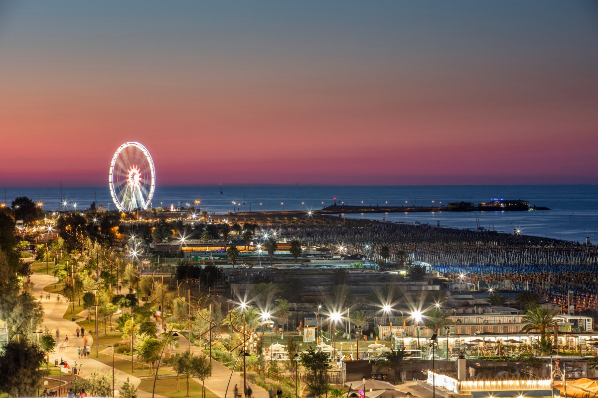 Dall’alba in pedalò ai fuochi sulla spiaggia: il Ferragosto di Rimini in 10 esperienze da fare - Rimini panoramica, foto di Davide Piras M