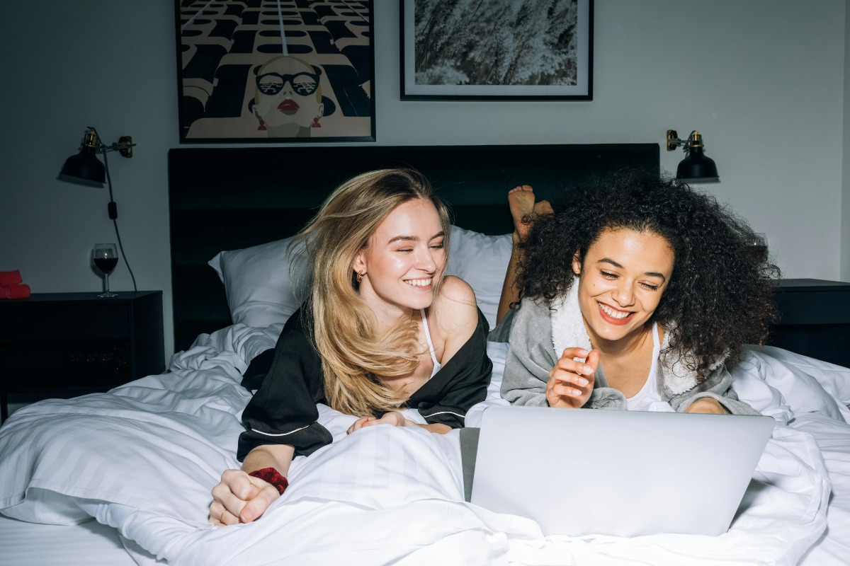 Come le Donne Monetizzano il Proprio Tempo e la Propria Bellezza Online -