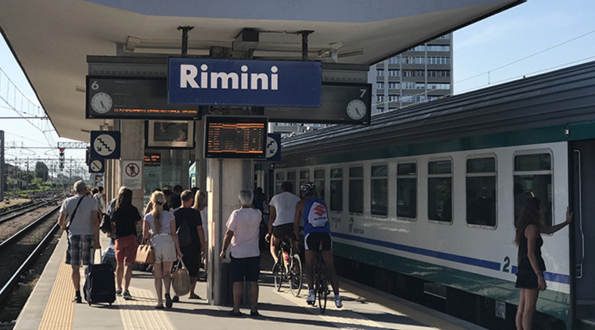 Violenza sui treni della Riviera: tre risse e convogli soppressi - Archivio