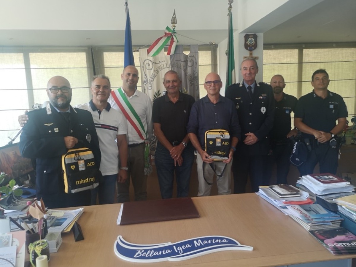 Bellaria, due nuovi defibrillatori per il Comando di Polizia Locale -