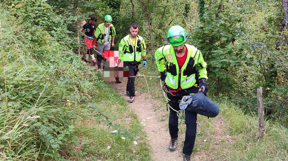 Donna cade nel torrente a Verghereto: soccorsa dal Soccorso Alpino - L'intervento dei soccorritori
