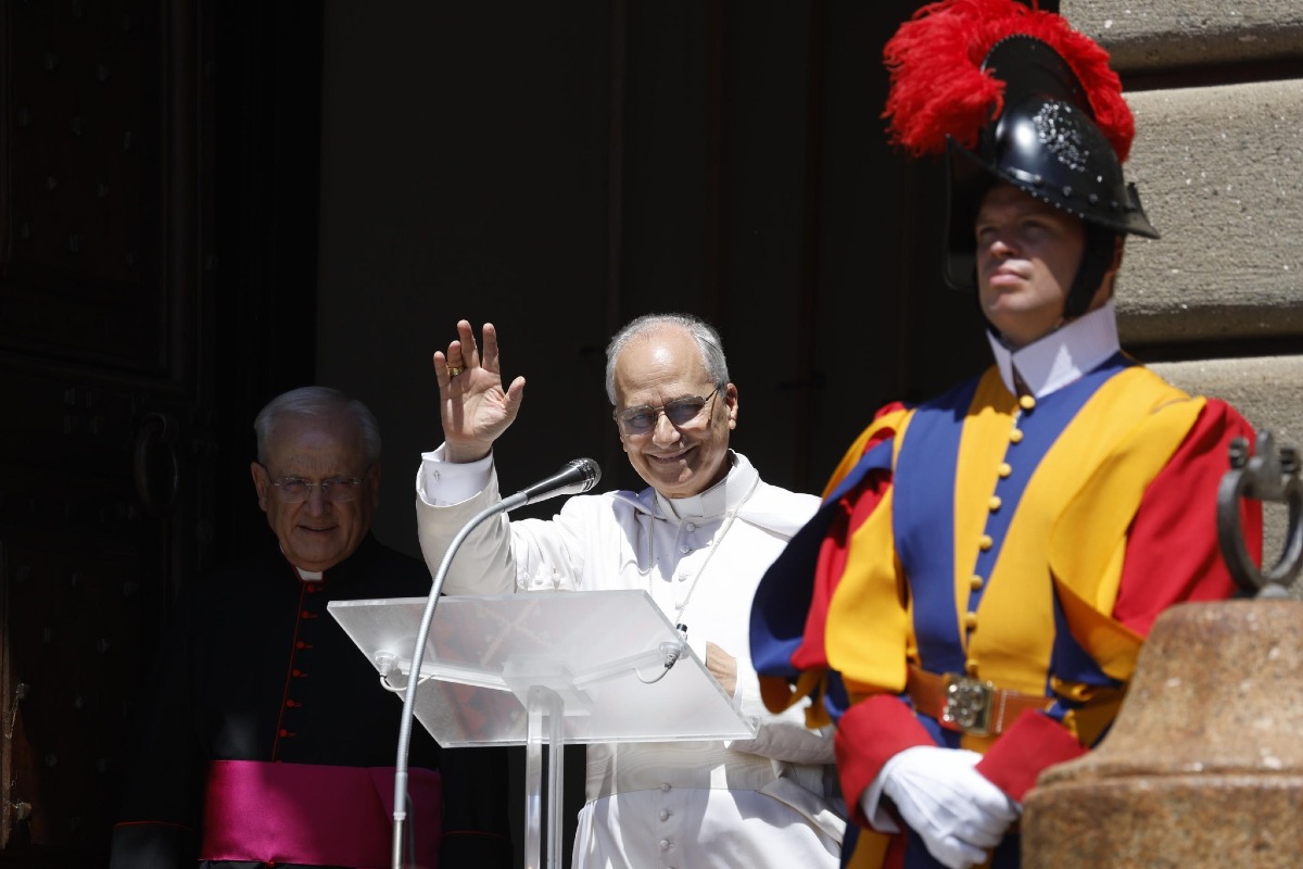 Riccione protagonista: il Papa saluta i 200 volontari della missione - © Ansa