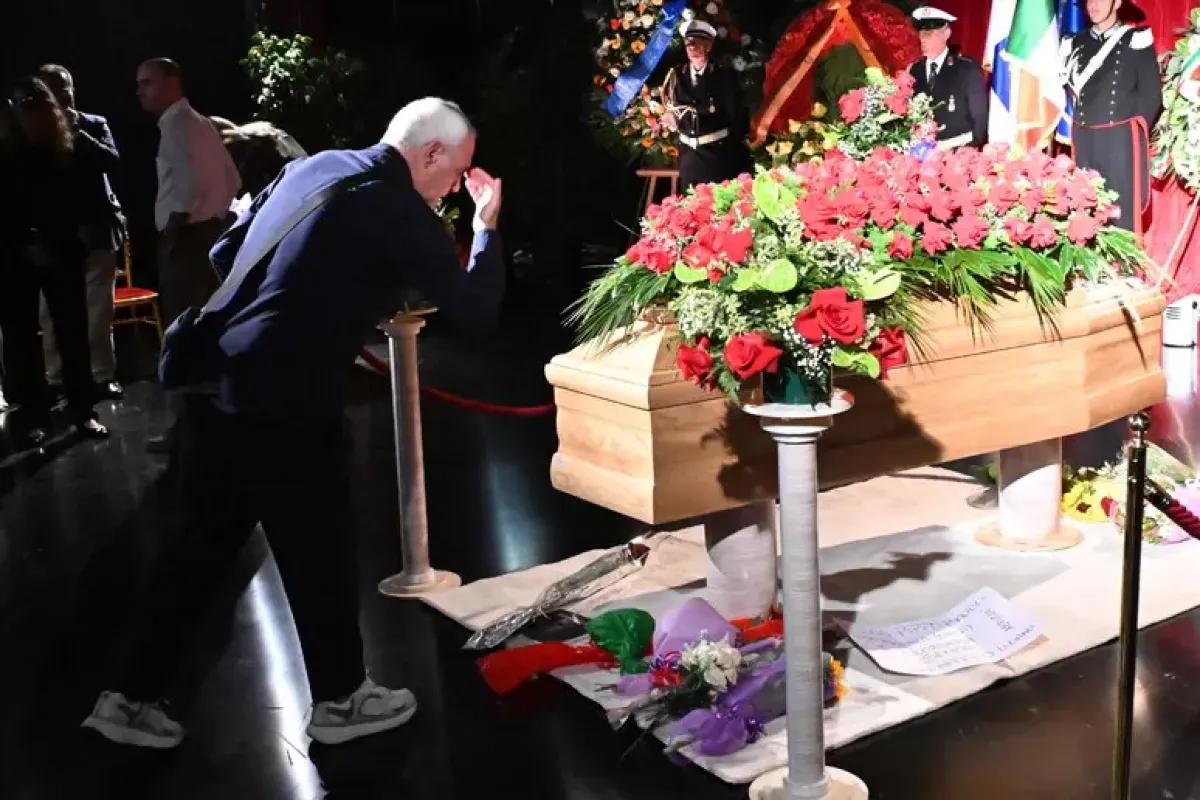 L’ultimo viaggio di Pippo Baudo verso la sua Militello - © Ansa