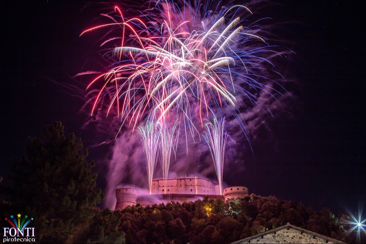 San Leo si accende con AlchimiAlchimie 2025, l'evento che ogni anno celebra il Conte di Cagliostro -