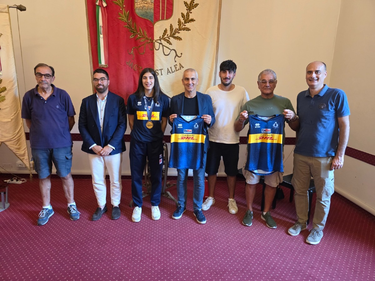 La giocatrice di Volley Nicole Piomboni ricevuta dal Sindaco dopo l’oro Mondiale Under 21 -