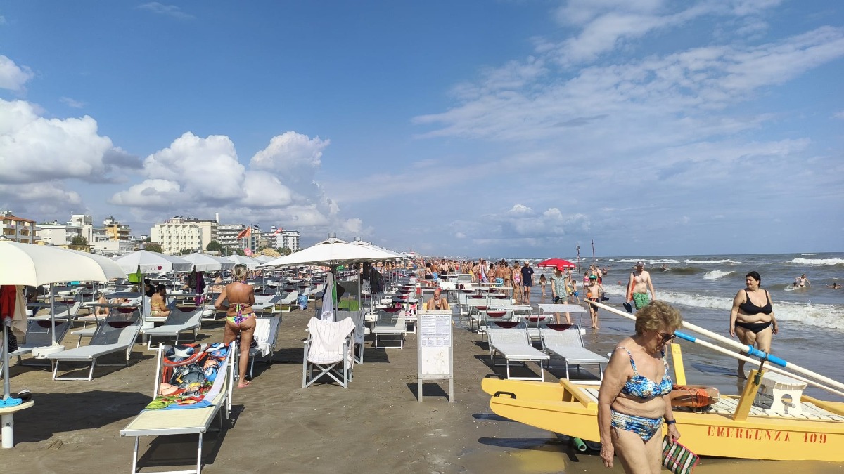Nubifragio Riccione: veicolo bloccato nel sottopasso di viale Verdi. Ora tutto sotto controllo -