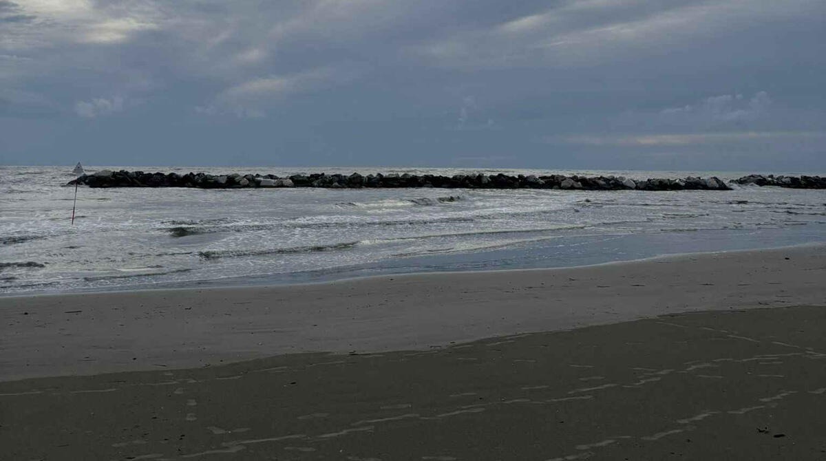 Rimini, spiagge già operative dopo il temporale - 