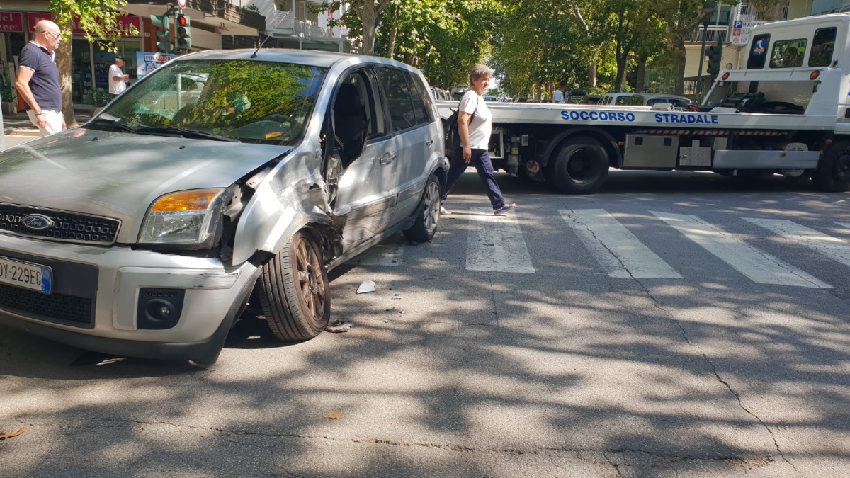 Passa col rosso, lo schianto è inevitabile - Il luogo dell'incidente