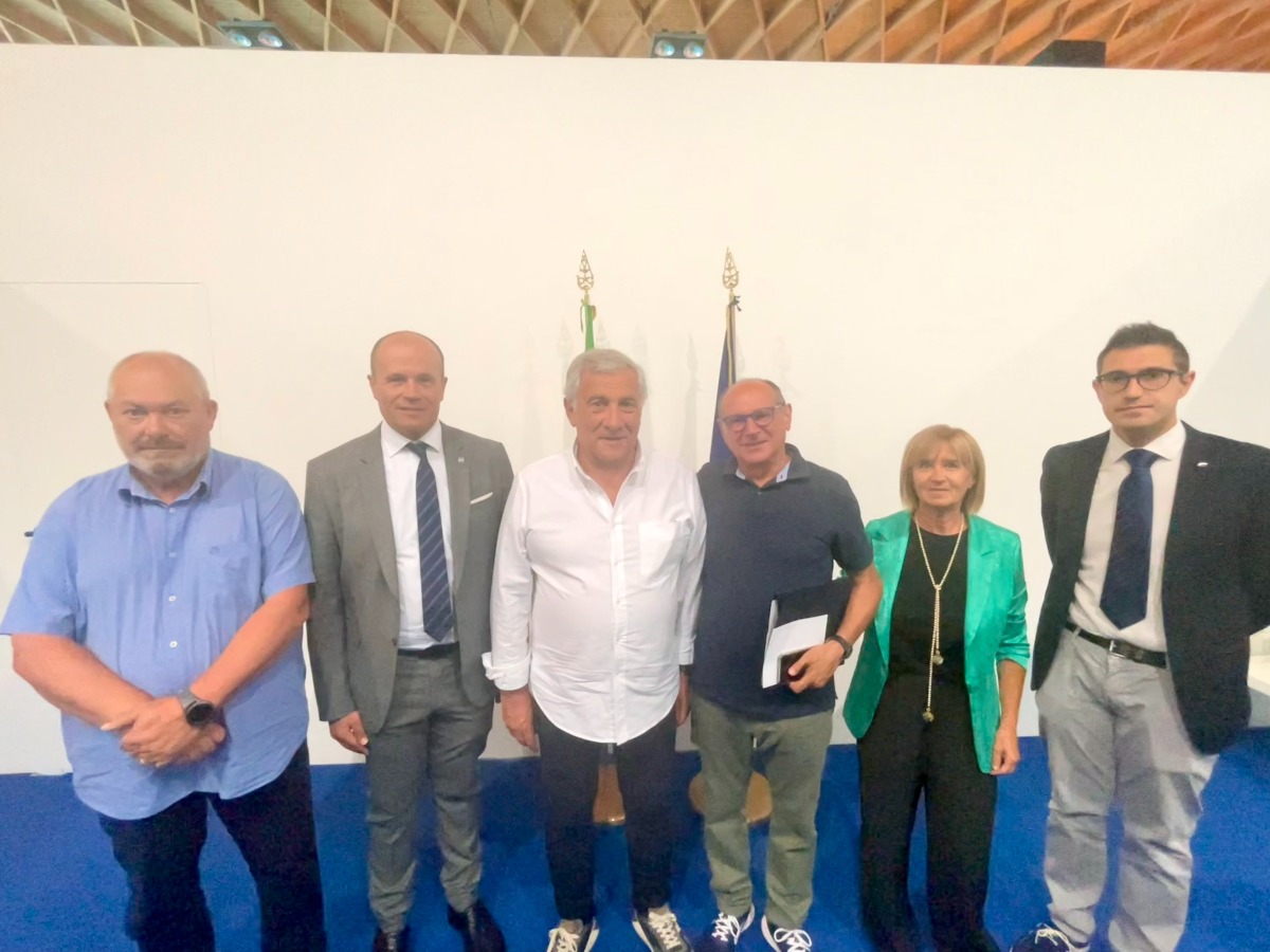 Doppia tassazione e diritti dei frontalieri: incontro al Meeting con il Ministro Tajani - 