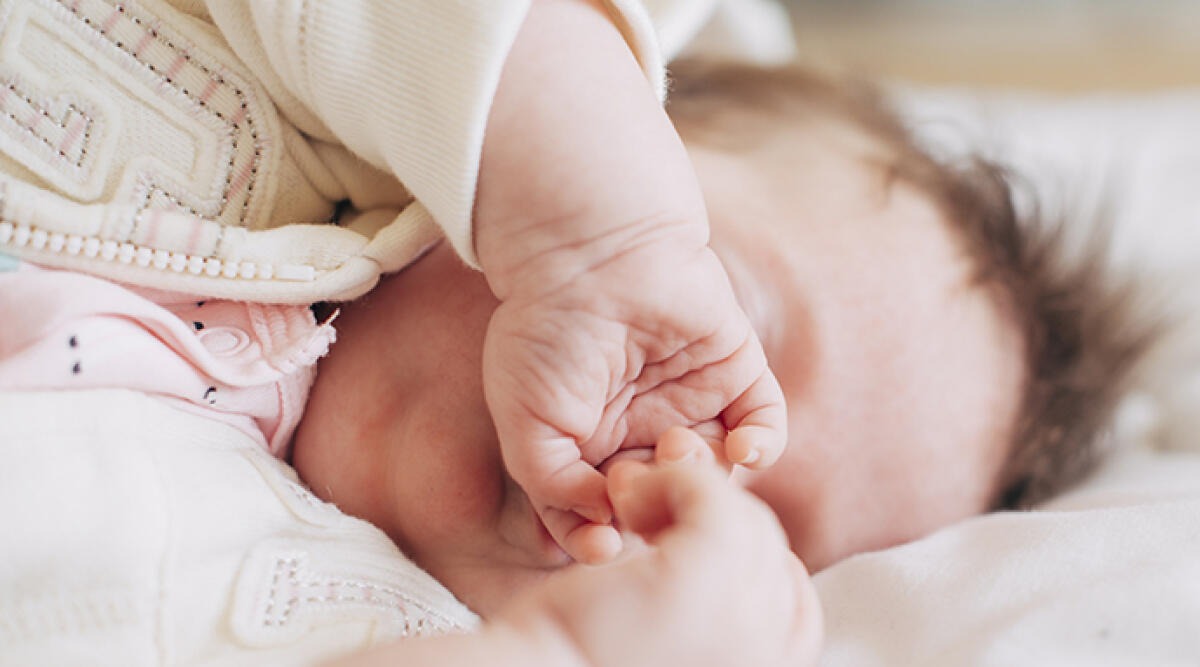 Doppio cognome scelto dai genitori per i propri figli, Rimini sopra la media nazionale - Neonato PH repertorio