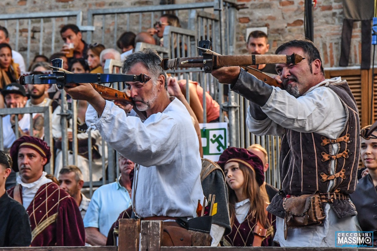 XXI° Campionato Italiano di Balestra Antica Manesca a Mondaino (RN), domenica 31 agosto -