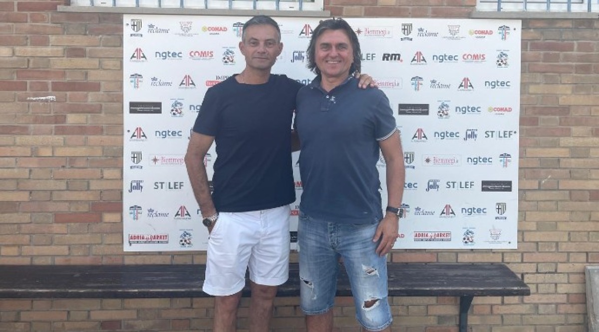 Calcio Promozione: Gabicce Gradara tra precampionato e Coppa. Parla mister Lilli - Mister Lilli con il presidente Marsili