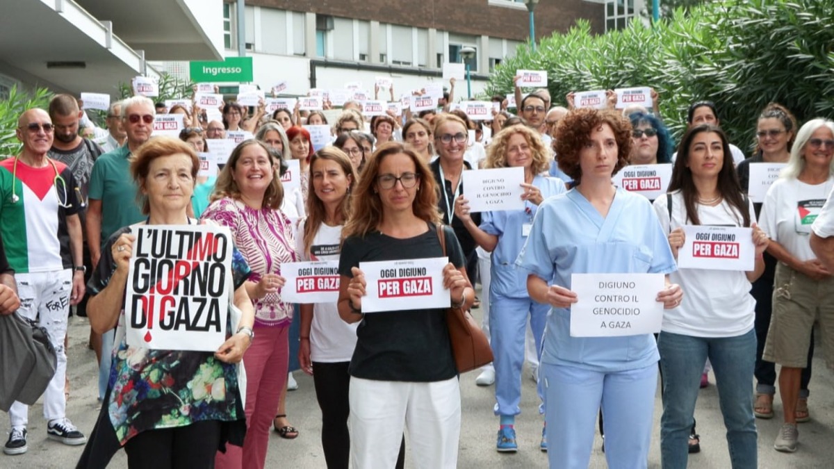 Medici e infermieri digiunano per Gaza, mobilitazione all'ospedale Infermi: "Stop genocidio" - Sanitari in sciopero per Gaza