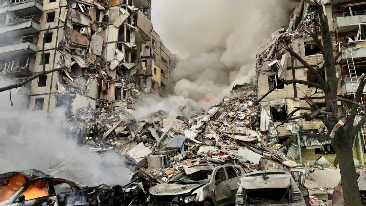 Notte di terrore a Kiev, colpiti uffici di Ue e Gran Bretagna - © Rai Dnipro Regional Administration via AP