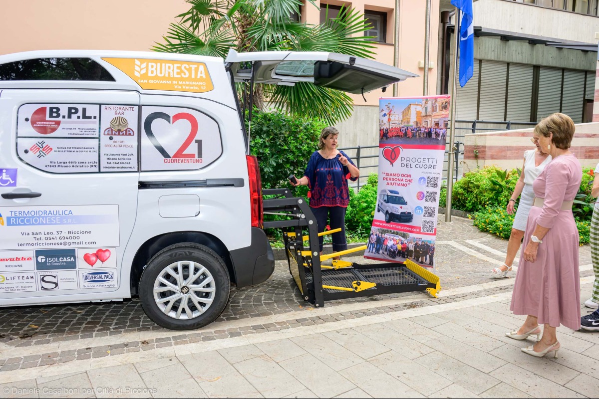 Riccione, un nuovo mezzo attrezzato per Cuore 21 - Ph Casalboni