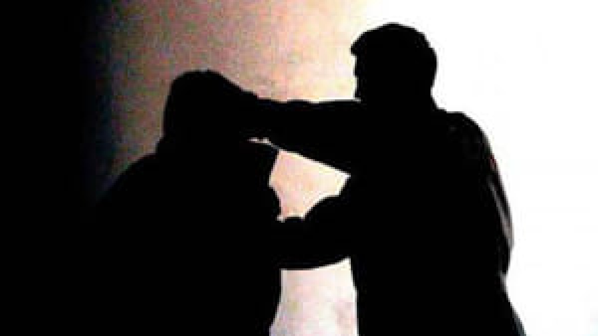 Marina Centro: nuova aggressione nel weekend. 61enne pedinato e spintonato dopo il no a una sigaretta -