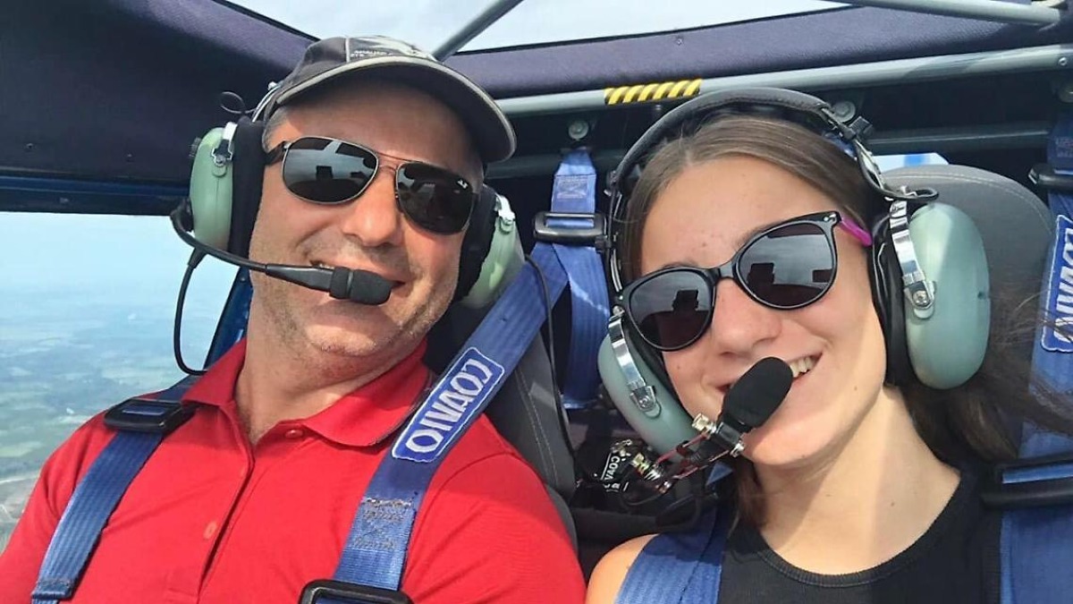 Tragedia nel Vercellese: ultraleggero precipita in un campo di riso - A bordo si trovavano Massimiliano Monticone, 49 anni, ed la figlia Simona, 18, entrambi deceduti sul colpo
