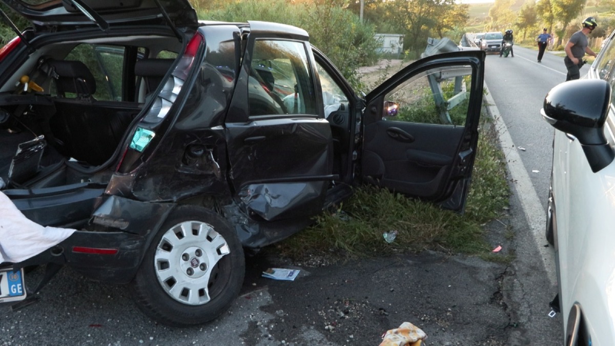 Monte Colombo, scontro tra due auto: cinque feriti, anche due bambini - Il luogo dell'incidente