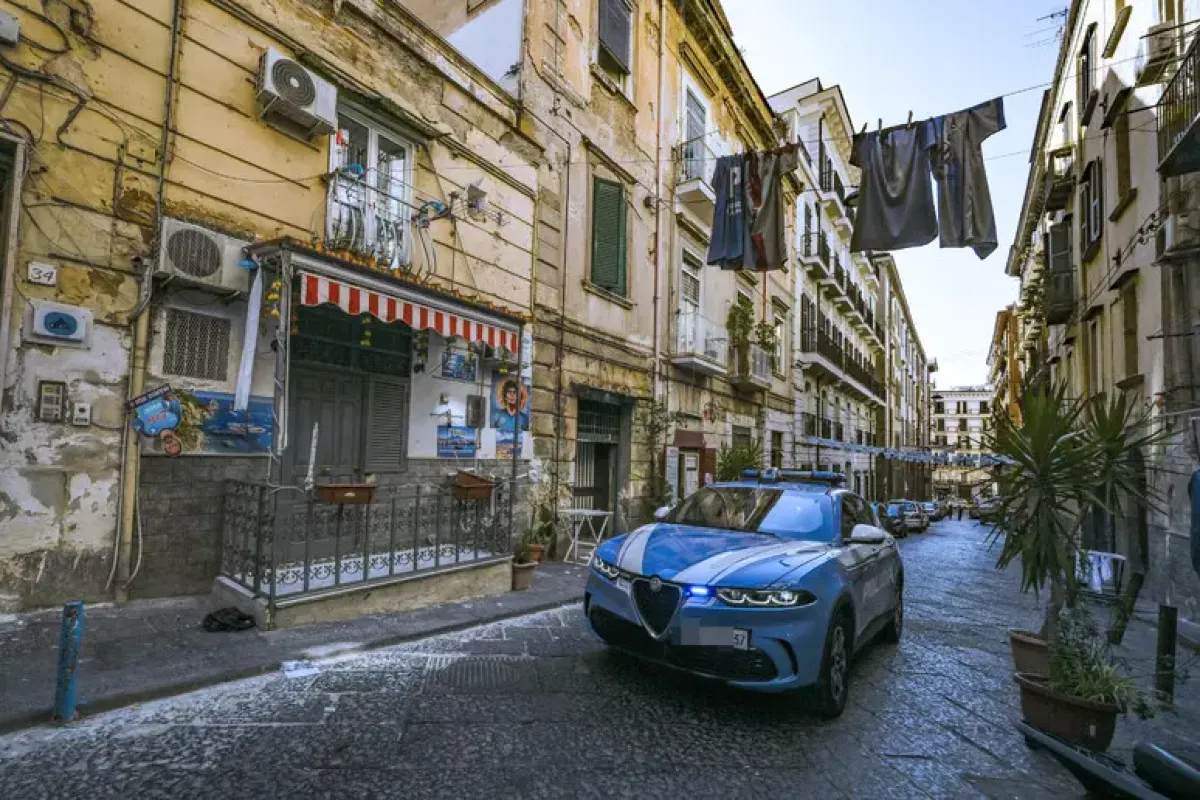 Napoli, donna ferita dal marito lo accoltella e lo uccide: arrestata - © Ansa