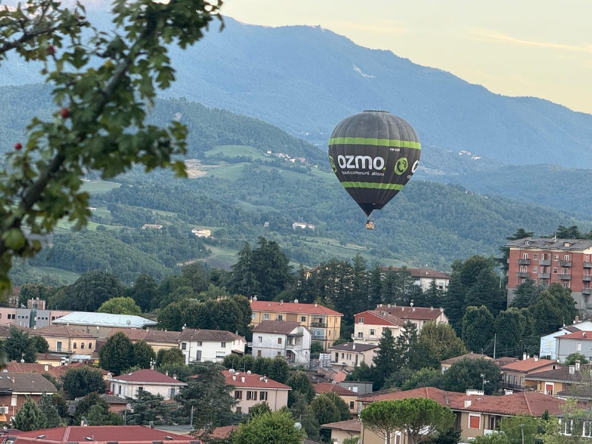 Una mongolfiera sorprende i cittadini di Novafeltria -