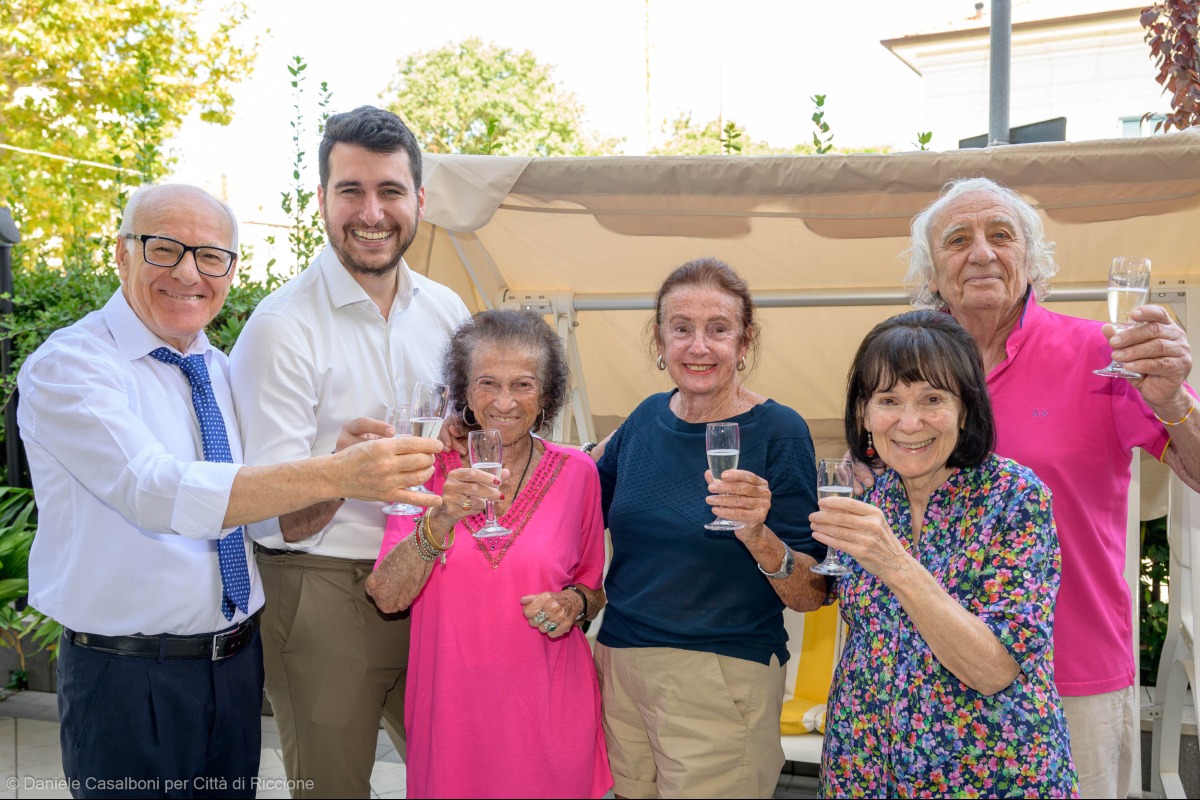 Due mesi a Riccione ogni estate da 60 anni: la storia della bolognese Carla Flamigni - 