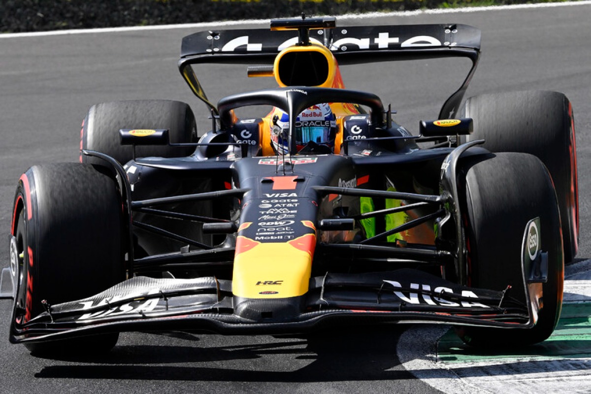 Verstappen re di Monza, Leclerc quarto dietro le McLaren - Verstappen su Red Bull PH ANSA