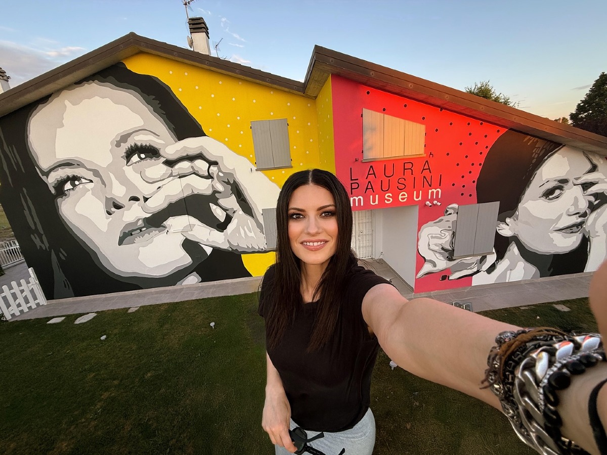 Solarolo celebra Laura Pausini: inaugurato il museo nella casa d’infanzia - © facebook Pausini