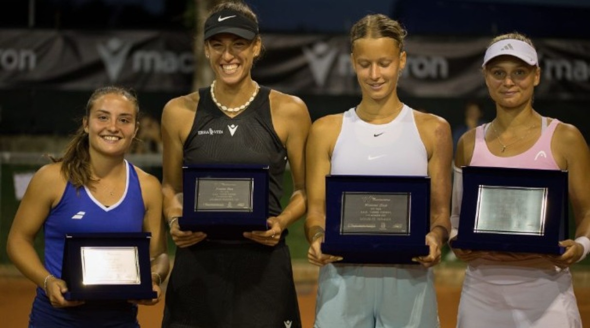 Tennis, 'Rimini Cup': Deborah Chiesa e Anne Schaefer le finaliste - La premiazione della finale del doppio