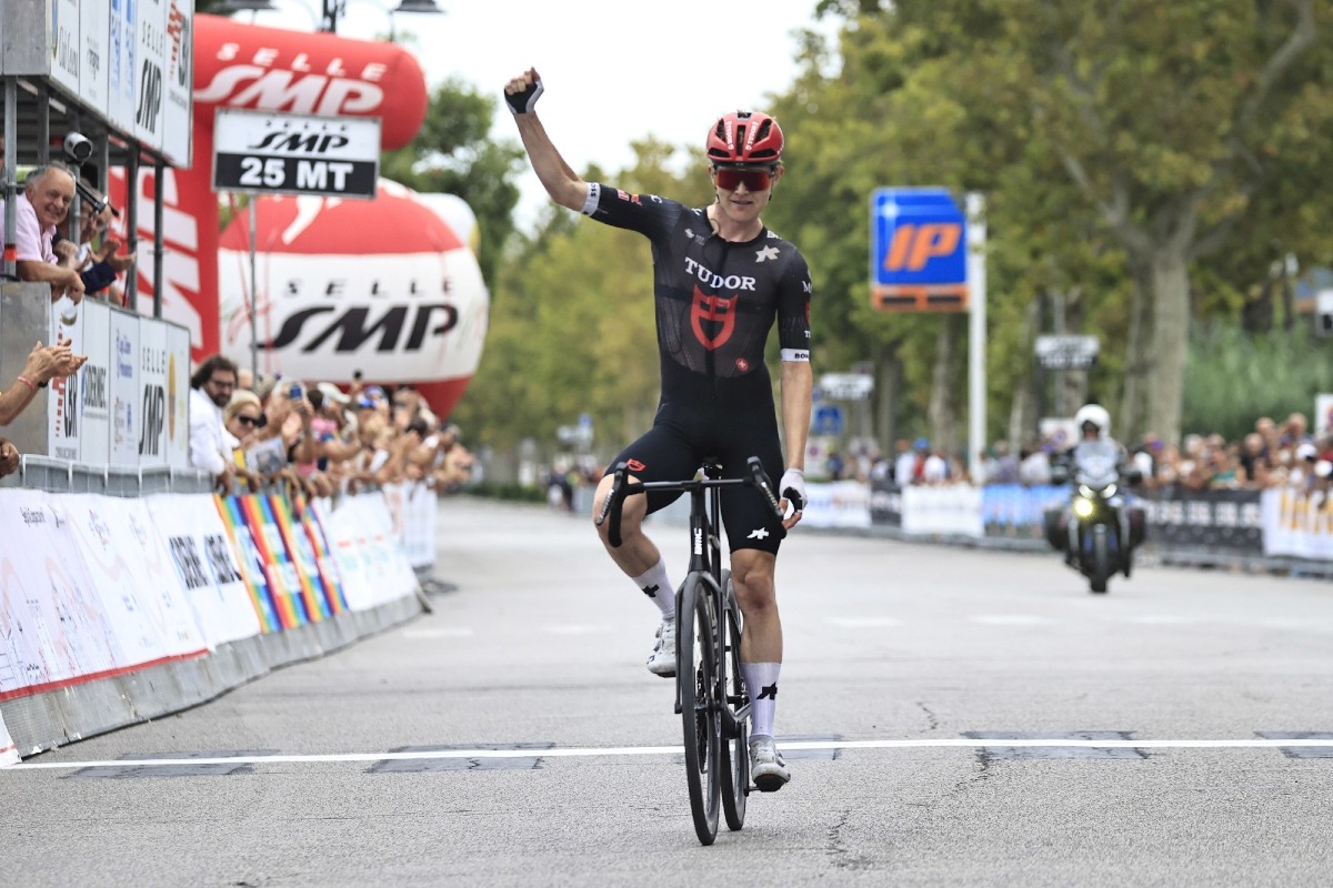 Storer domina a Cesenatico: l’australiano vince il Memorial Pantani 2025 - Sprint Cycling Agency