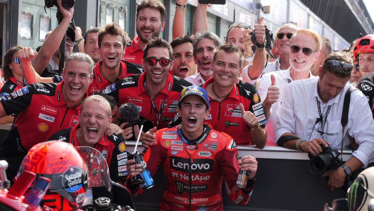 Misano, Marc Marquez si riscatta e doma un grandissimo Bezzecchi - Marc Marquez festeggia la vittoria PH PETRANGELI