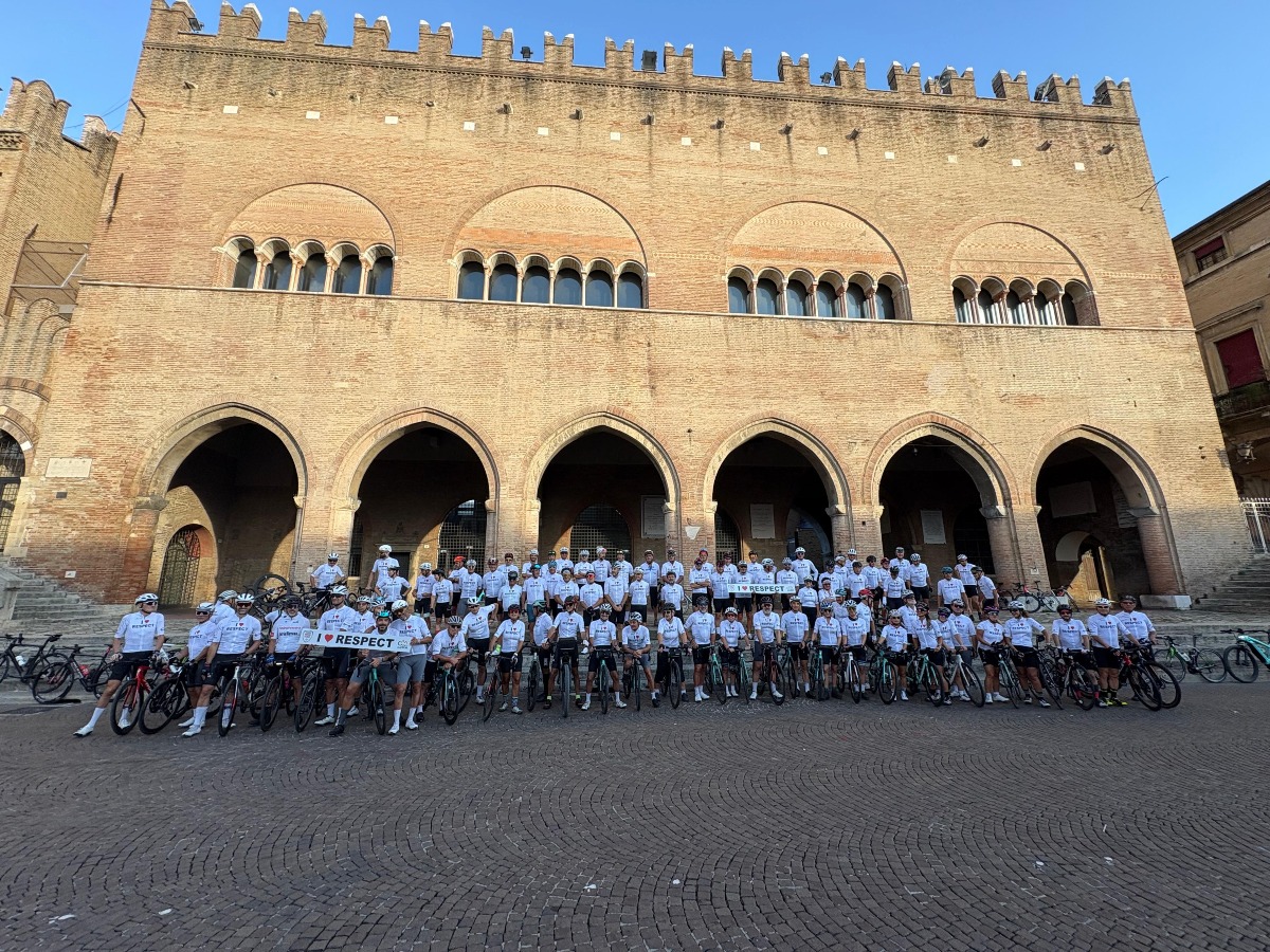Sicurezza stradale, la Romagna dà l'esempio: successo per il Respect Day - La foto raduno in piazza Cavour a Rimini
