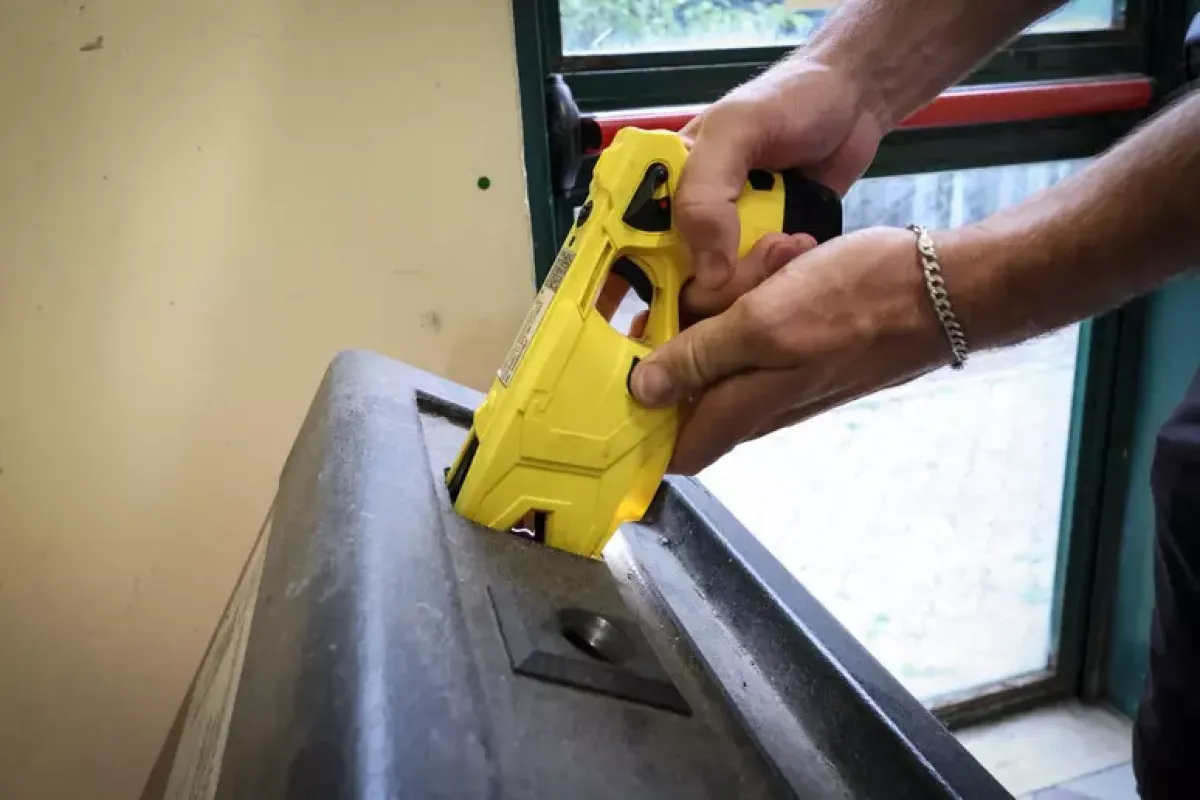 Fermato col taser nel Reggiano, muore in ospedale - Foto Ansa