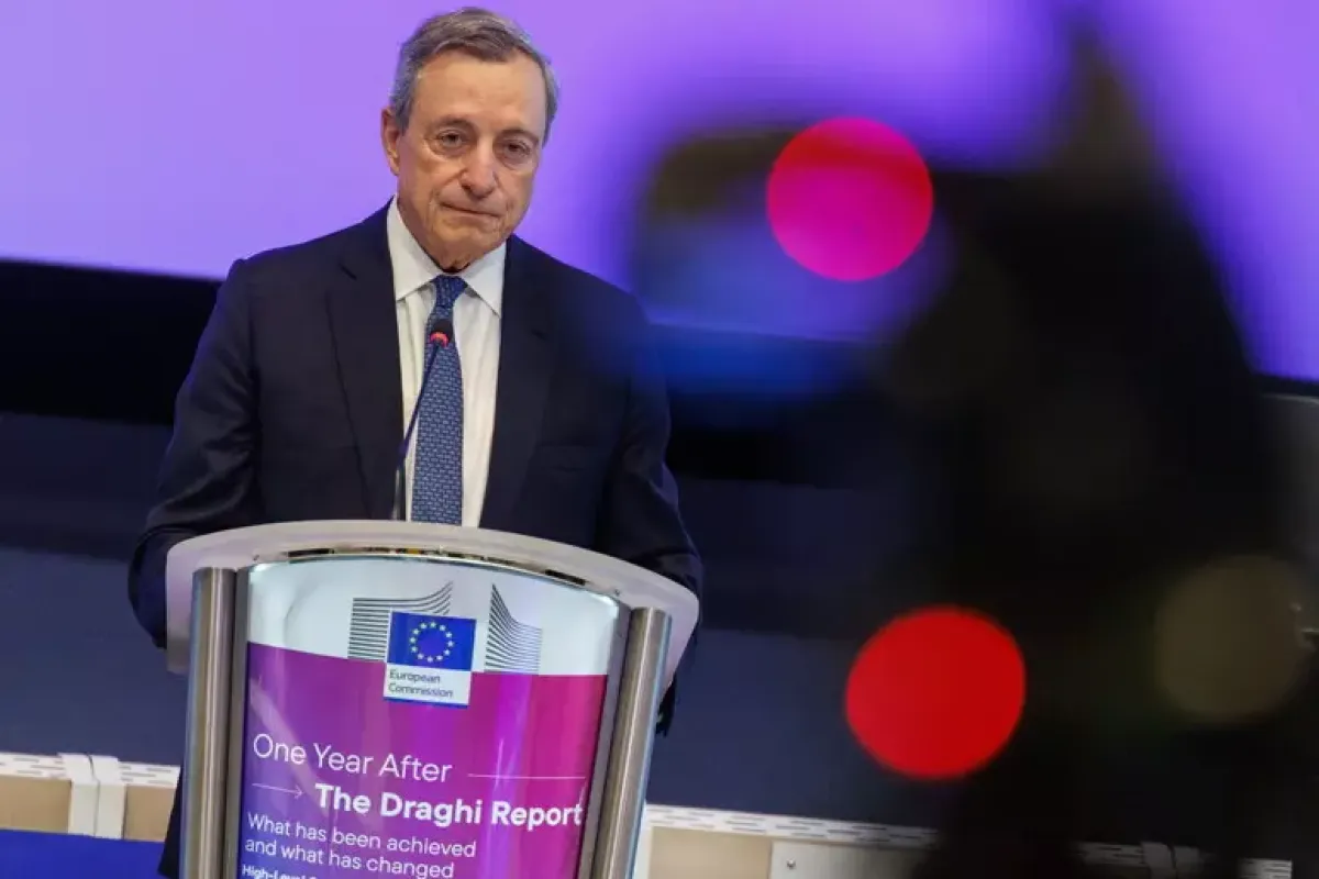 Draghi sferza l'Ue: "Più debito comune per investire". Sulle auto green: "Impossibile zero emissioni nel 2035" - Mario Draghi PH ANSA