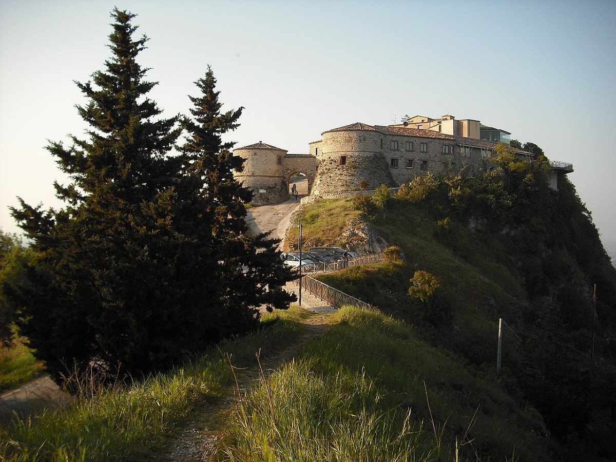 A Rimini c'è una rocca che sfidava i Malatesta: ecco qual è e la sua avvincente storia - Foto: Pelekano/Wikipedia