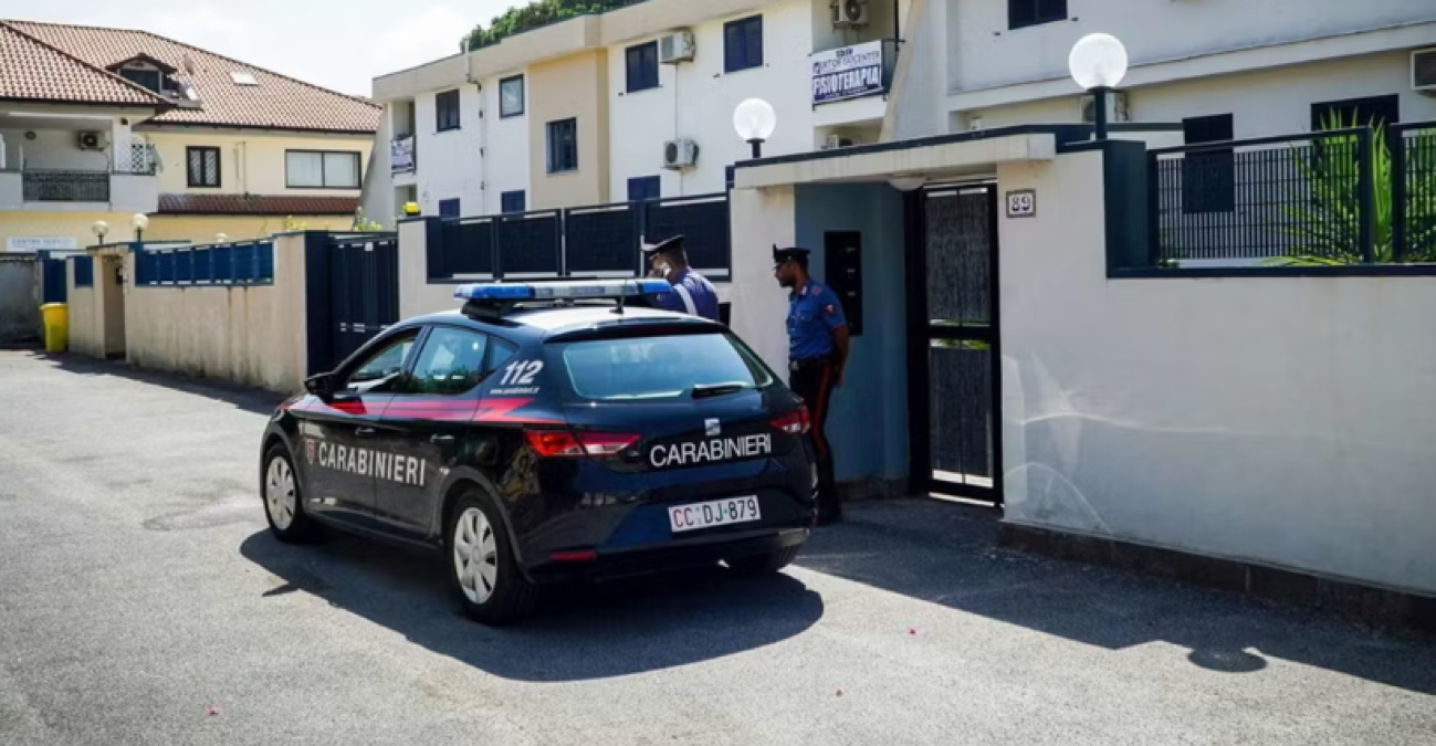 “Sei grassa e brutta”: insulti e violenze a moglie e figlia - © Ansa