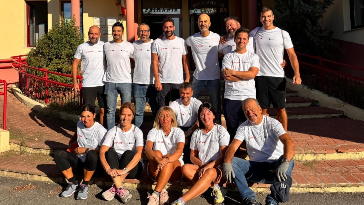 Rimini, tanti volontari in campo per sistemare le scuole della città prima della riapertura - 