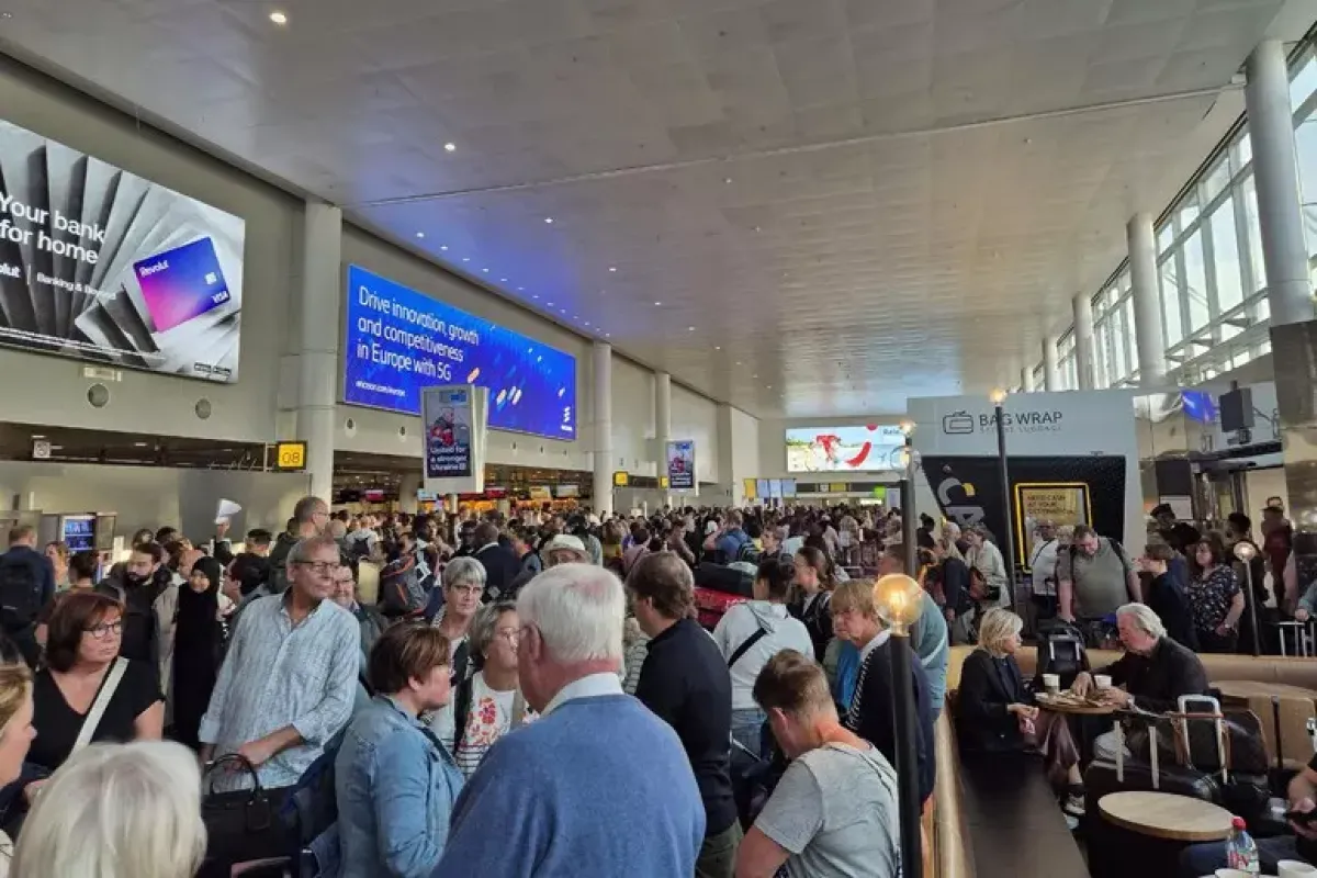 Cyberattacco contro diversi aeroporti europei, ritardi e cancellazioni - © ANSA/AFP