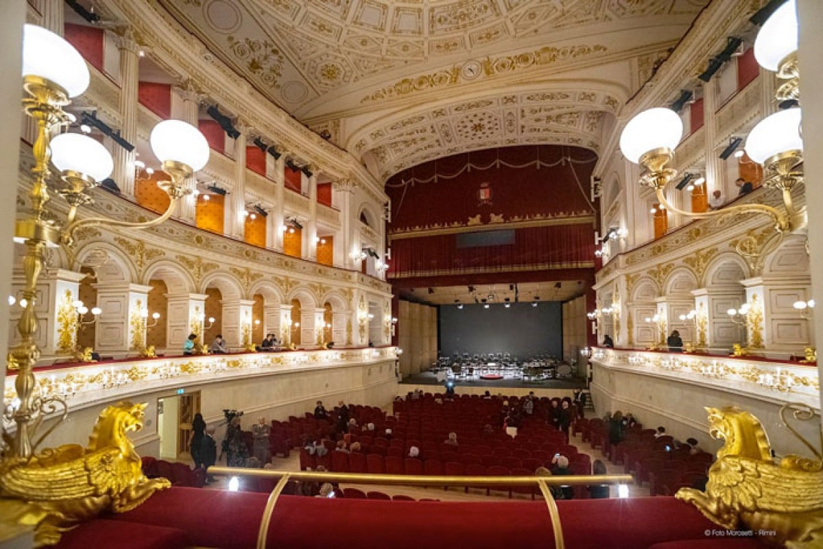 Ambra Angiolini, Daniele Pecci e Vinicio Marchioni sul palco del Galli - 