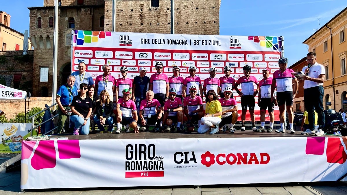 Vecchie glorie del ciclismo tornano in sella per aiutare lo Ior - 