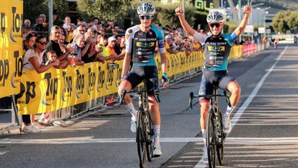 Poggio Torriana, il memorial Davide Bertozzi è un successo: al traguardo bel gesto di Davide Frigo - 