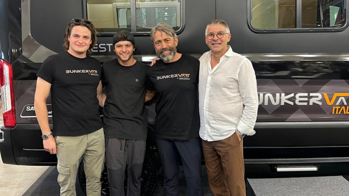 Camper di lusso e avventura: l’imprenditore misanese Stefano Mazzoli arriva in Veneto - da sinistra: Edoardo Salmaso, Francesco Furlani, Stefano Mazzoli, Giulio Salmaso