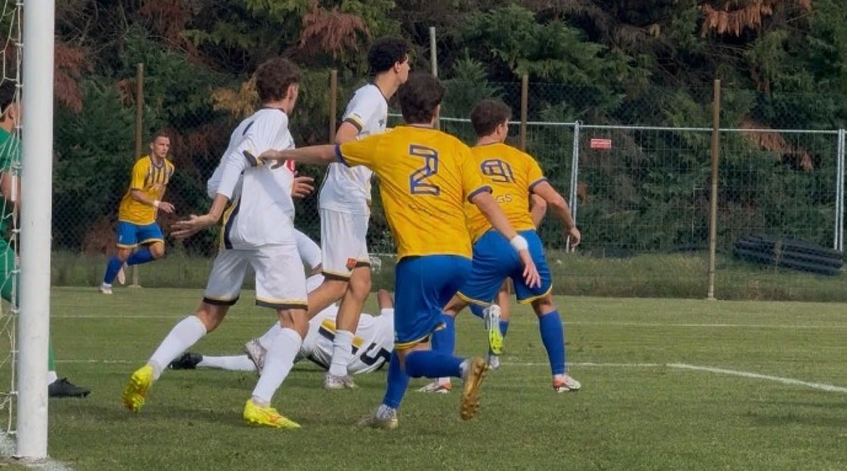 Calcio Eccellenza, Santarcangelo: punto prezioso con il Sanpaimola (2-2) - Una fase della partita