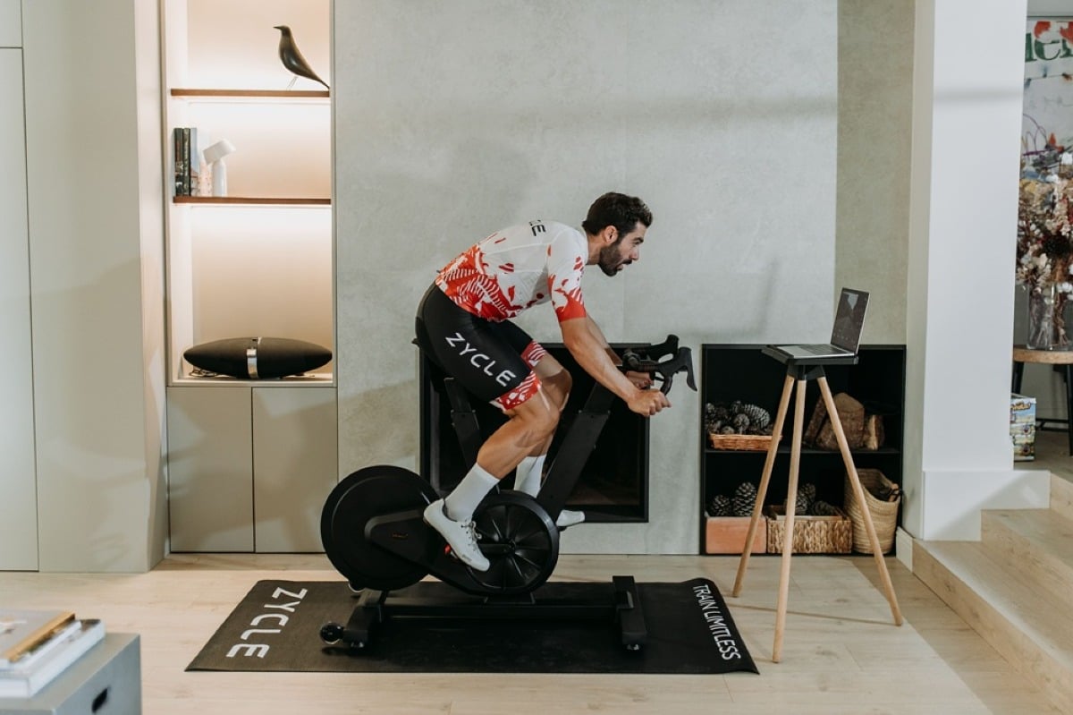 ZBike Infinity di ZYCLE: la nuova stagione del ciclismo indoor inizia all'insegna di realismo e potenza - 