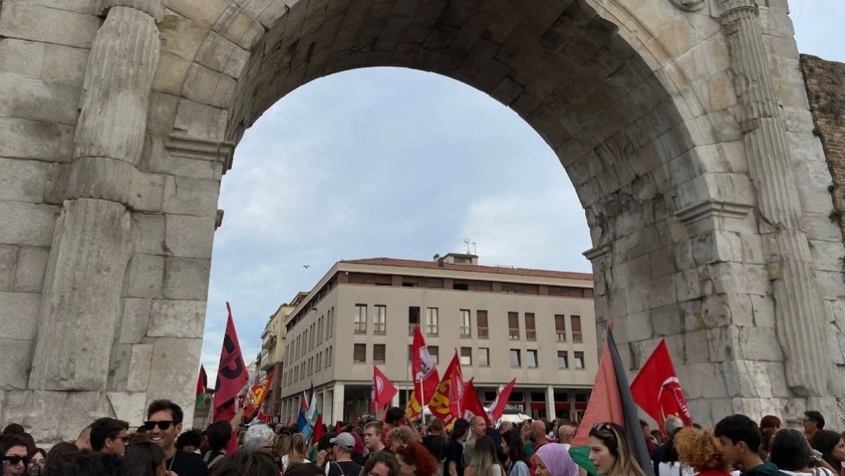 Per Gaza e la Flotilla: a Rimini lo sciopero generale del 3 ottobre parte dall'Arco d'Augusto - 