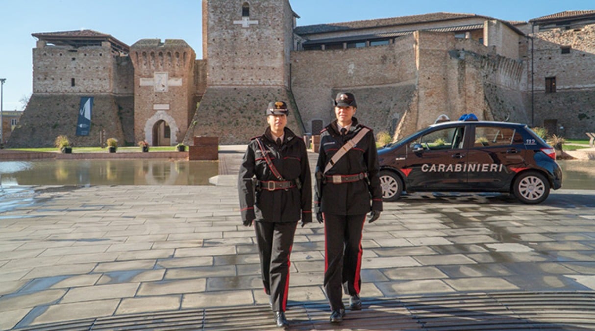 Bottigliate e rapina in piazza Malatesta: identificato e arrestato l'aggressore - Archivio